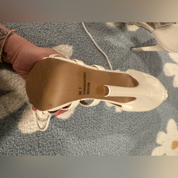 White open toed Charlotte Russe High Heels, size 7 - Picture 2 of 2